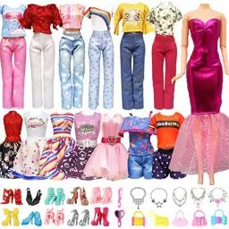 Produktbild: 28 Stück Kleidung und Zubehör kompatibel mit Barbie Puppen 3 Fashion Kleider 3 Freizeitbekleidung Kleidung( Tops und Hosen ) 10 Paar Schuhe 12 Zubehör für 11,5 Zoll Mädchen Puppen