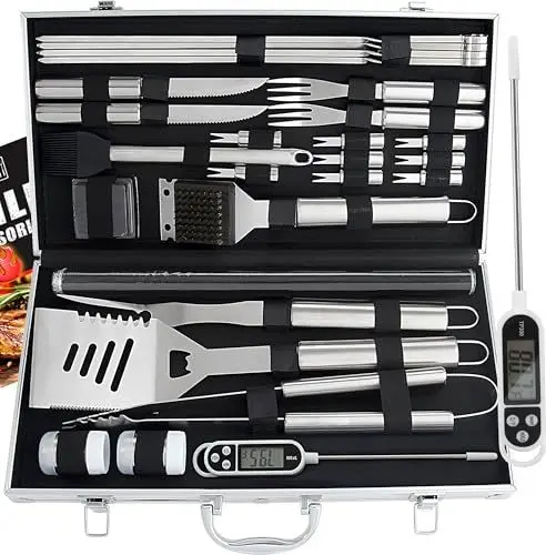 Produktbild: 28-teiliges Grillzubehör Set für Männer – Premium Edelstahl Grillkoffer mit Grillmatte, Grillbesteck Papa, Männer und Frauen - Perfekt für Gasgrill, Holzkohlegrill und Camping
