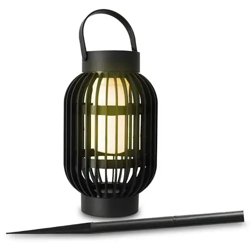 Produktbild: 2in1 LED Laterne mit Flammen Effekt zum Hängen oder als Gartenstecker - 22 x 13 cm - Garten Dekoleuchte mit Aufhängung und Erdspieß - Deko Fackel Stecker Außen Beleuchtung warm weiß