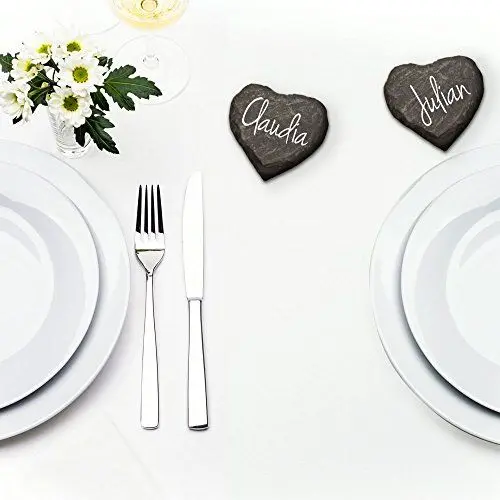 Produktbild: 30x Schieferherzen Tischkarten zur Hochzeit – handgefertigtes Komplettset mit Stift – Tischkarten aus individuellen und personalisierten Schieferherzen – Hochzeitsspiel und Hochzeitsgeschenk