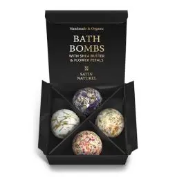 Produktbild: 4 Luxuriöse BIO Badebomben Vegan - Weihnachtsgeschenke für Frauen - Wellness Geschenke für Frauen - Badekugeln Badezusatz zur Entspannung - Geburtstagsgeschenk für Frauen Frauen Geschenk