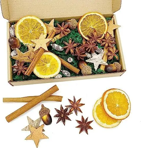 Produktbild: 52 Stücks Weihnachtsdeko Adventskranz Set, Mix Weihnachten Bastelset Kreative Moos Deko mit Natur Eichel, Birke Stern, Orangenscheibe, Mini-Zeder, Zimt, Anis, Eichel, Dunkelgrünes Moos
