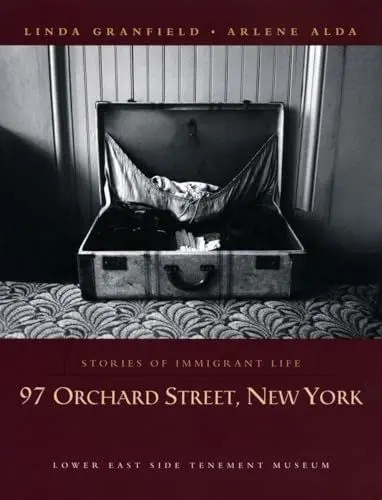 Produktbild: 97 Orchard Street, New York: Stories of Immigrant Life