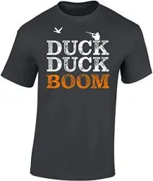 Produktbild: (A) Jäger T-Shirt Männer - Duck Duck Boom - Geschenk für Jäger - Jagd Tshirt Herren - Jäger Kleidung Jagd Zubehör (Dark Grey M)