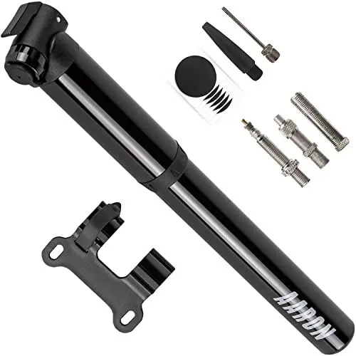 Produktbild: AARON Pocket One Mini Fahrradpumpe für alle Ventile - kompakte Luftpumpe passend für jeden Rahmen - Handpumpe für unterwegs mit gratis Pannenset - Rad Pumpe in schwarz/grau