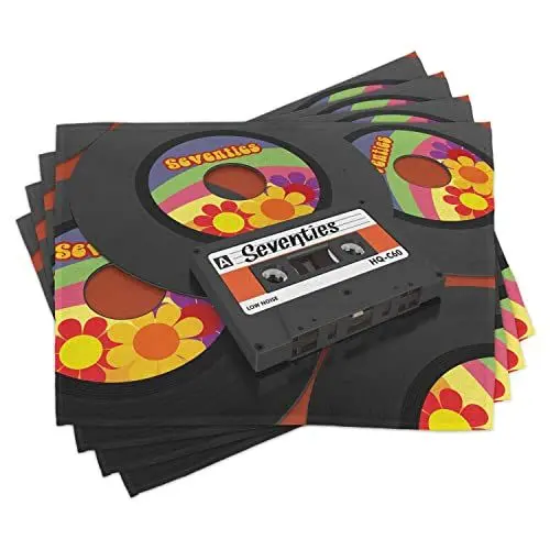 Produktbild: ABAKUHAUS 70er Party Platzmatten, Compact Cassette Player und einige Vinyl-Schallplatten mit Siebziger Text Oldschool, Tiscjdeco aus Farbfesten Stoff für das Esszimmer und Küch, Mehrfarbig