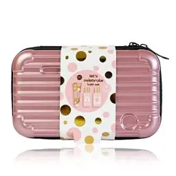 Produktbild: accentra - Let's celebrate Geschenkset Frauen in Hardcase Etui - Bade- & Duschset mit Tea Rose & Velvet inkl. Duschgel, Bodylotion & Shampoo - 3-Teiliges Wellness Reiseset für Damen & Mädchen