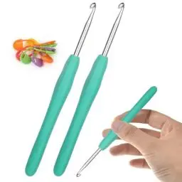 Produktbild: Aeeque 4,5 mm Häkelnadel, 2 Stücke Häkelnadel Set mit Zubehör, Aluminium Häkelnadeln mit Gummigriff, Weich TPR Häkelnadeln für Arthritis, Bunt Häkelnadel Metal zum Häkeln Schal, Pullover, Mützen