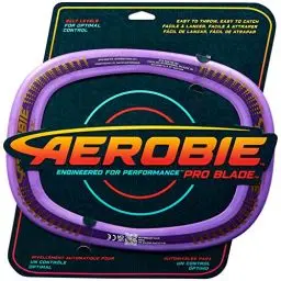 Produktbild: Aerobie Pro Blade rechteckiger Wurfring, lila Outdoor-Spielgerät für Erwachsene und Kinder ab 5 Jahren