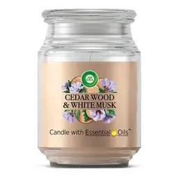 Produktbild: Air Wick Große Duftkerze im Glas, Zedernholz & Mandelblume mit ätherischen Ölen, 1 Stück
