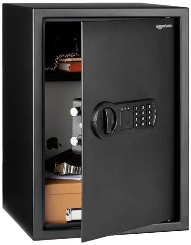 Produktbild: Amazon Basics Elektronischer Tresor aus Stahl mit programmierbarem digitalem Tastenfeld für Schmuck, Geld, Wertsachen, 51 l, 35 cm x 33 cm x 50 cm (B x T x H), Schwarz