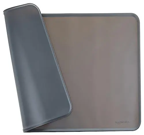 Produktbild: Amazon Basics Unterlage für Futter und Wassernapf von Haustieren, wasserdicht, rutschfest, 61 x 41 cm, Grau, Einfarbig