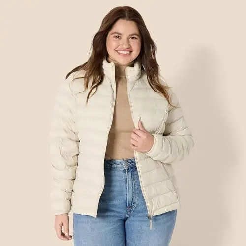 Produktbild: Amazon Essentials Damen Leichte, langärmelige, wasserabweisende, packbare Pufferjacke (in Übergröße erhältlich), Stone, XL