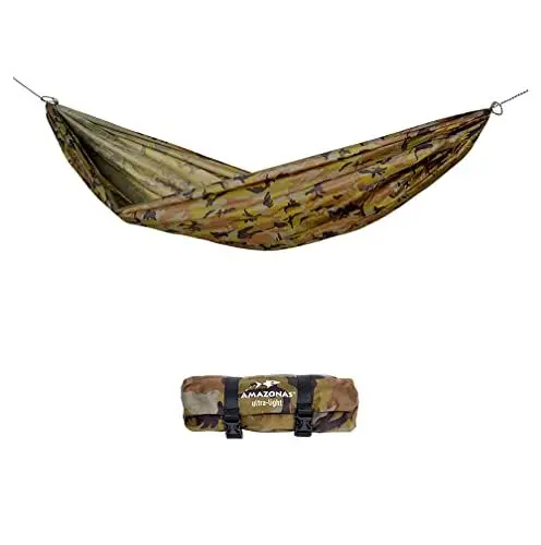 Produktbild: AMAZONAS Ultra-Light Hängemattenset Travel Set Camouflage große Leichthängematte inkl. Seil und Haken 450g 275x140cm Packmaß 21,5 x 7,5 cm bis 120kg