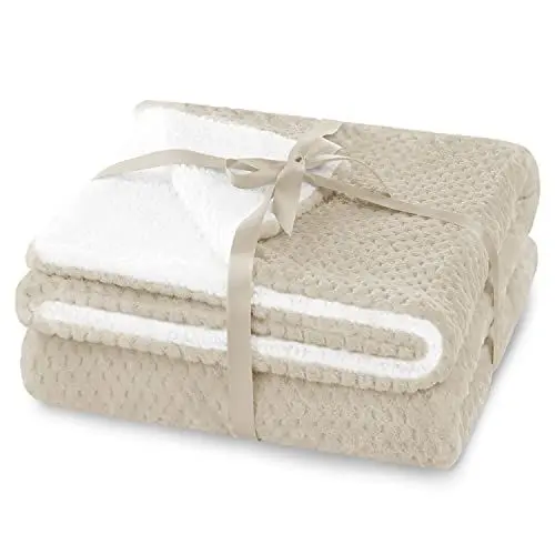 Produktbild: AmeliaHome Kuscheldecke 220x240 cm zarte Steppung Sherpa Lammfelloptik Wohndecke Shleepy Beige