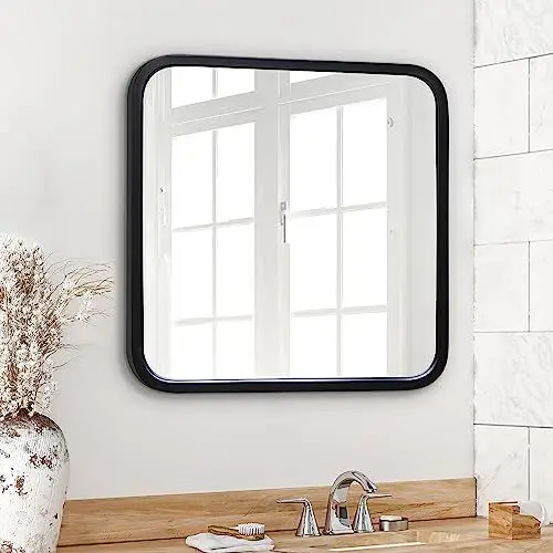 Produktbild: Americanflat 61cm Quadratischer Spiegel mit schwarzem Rahmen & Abgerundeten Ecken - Moderner Wandspiegel Groß für Badezimmer, Schlafzimmer & Wohnzimmer - Quadratischer Wandspiegel zur Wanddekoration