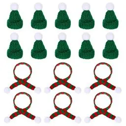 Produktbild: Amosfun 20 Stücke Mini Weihnachtsmütze und Schal Set Kleine Nikolausmützen Weihnachten Weinflasche Abdeckung Puppenzubehör Hunde Kostüm Lutscher Mütze Hund Flaschendeko Tischdeko
