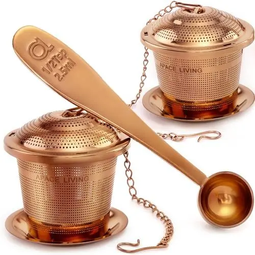 Produktbild: Apace Teesieb (2er Set) mit Teeschaufel und Abtropfschale – Ultrafeines Tee-Ei aus Edelstahl zum Aufbrühen von losen Teeblättern – Teebrüher mit kleiner Maschenweite für einen überlegenen Teegenuss