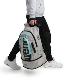 Produktbild: arena Fastpack 3.0 Sportlicher Rucksack für den Strand, das Fitnessstudio und den Sport, Reisetasche aus Wasserabweisendem Stoff mit Gepolsterten Schultergurten, Schuh- und Nasskleiderfach, 40 Liter