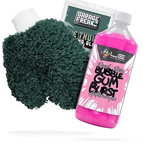 Produktbild: detailmate Autowäsche Bundle - Autoshampoo Liquid Elements Pearl Rain Bubble Gum 1L + Garage Freaks One Thumb Washing Glove - Autopflege Set mit Waschhandschuh und Auto Shampoo