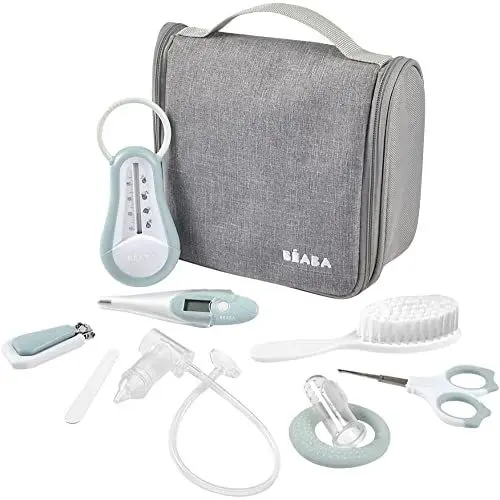 Produktbild: BÉABA - Kulturbeutel für Babys unterwegs - 9 Teile inklusiv : Badethermometer, Digitalthermometer, Beißring, Zahnfleischmassagegerät, Nasensekretsauger - Grünblau