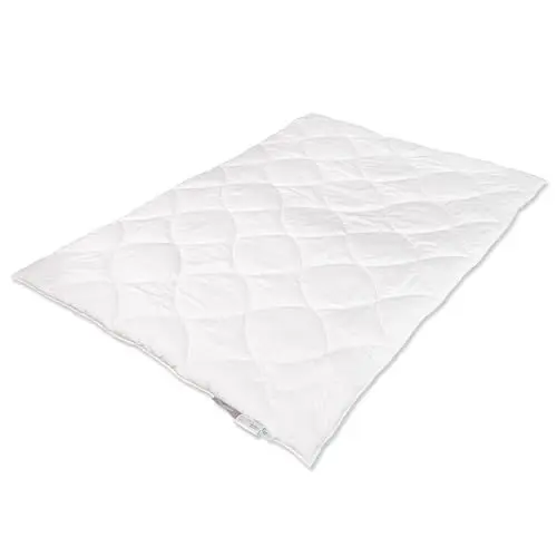 Produktbild: Badenia Trendline Alpaka Naturhaar Bettdecke - 135x200 cm - Atmungsaktiv, Feuchtigkeitsregulierend - 100% Alpakahaar-Füllung, Baumwollbezug, Oeko-TEX® Standard 100, Haus und Garten Test 'sehr gut'