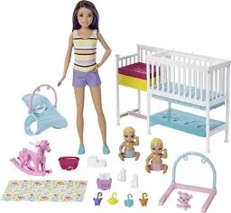 Produktbild: Barbie Skipper Babysitter Inc, Nap 'N' Nurture Kinderzimmer Accessoires, Kinderbetten, Schaukelpferd, Wippe, 3 Puppen, Geschenk für Kinder ab 3 Jahren,GFL38