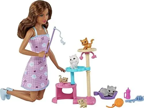 Produktbild: Barbie Kitty Condo Spielset, braunen Haaren, 5 Kätzchen, Katzenspielzeug, Katzenturm, Zubehör, inkl Puppe, Geschenk für Kinder, Spielzeug ab 3 Jahre,HHB70