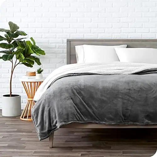 Produktbild: Bare Home Sherpa-Fleecedecke - Warm und Leicht - Flauschige und Weiche Plüschdecke - Wendbar (220 x 240 cm, Dunkelgrau)