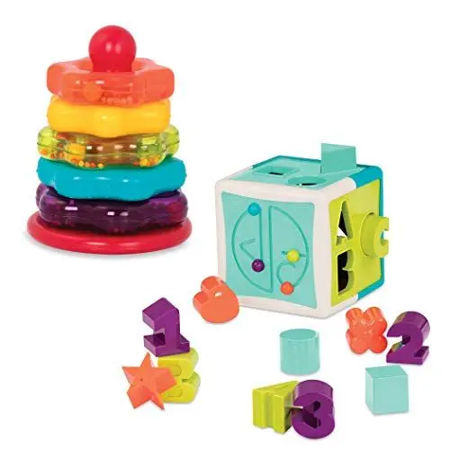 Produktbild: Battat Motorikwürfel und Stapelturm mit Buchstaben, Zahlen – Motorikspielzeug, Steckspiel, Activity Center, Lernspielzeug – Kinder Baby Spielzeug ab 1 Jahr