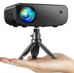 Produktbild: Beamer, ELEPHAS 2024 Upgraded WiFi Mini Beamer, 15000 Lux 1080P HD Portable Beamer, Kompatibel mit iPhone/Android/Tablet/HDMI/TV Stick/USB (Stativ inklusive)