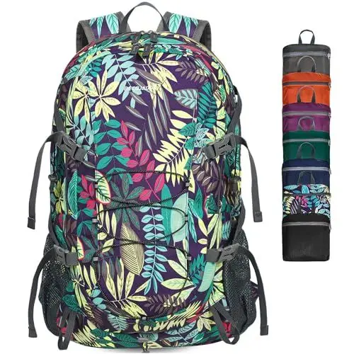 Produktbild: BECOJADDE Wanderrucksack Herren Damen 40L Ultraleichter Faltbarer Rucksack Wasserdichter Reiserucksack Trekkingrucksack mit Nassfach für Wandern, Reisen, Radfahren und Klettern, Regenwald
