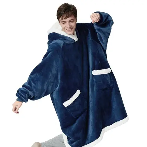 Produktbild: BEDSURE Hoodie Decke mit Ärmeln und Kapuze - Kuscheldecke mit Ärmeln Sherpa Kuschelpullover Damen als Geschenke für Frauen, Blau, 95x83cm