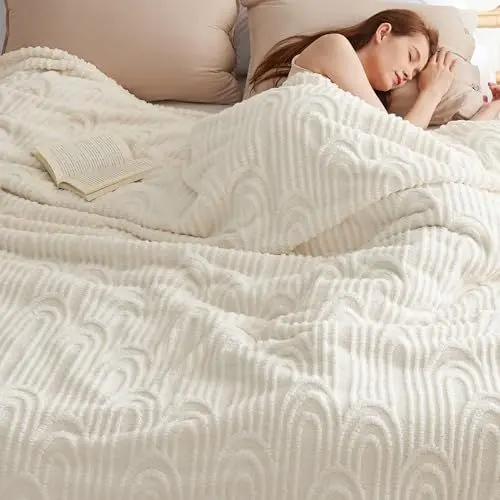 Produktbild: BEDSURE Kuscheldecke Flauschig Decke Fleecedecke – Weiche Warme Grobe Korddecke Gemütlicher Sofadecke XXL, Kuscheldecke Große, Kokosnuss-Milch, 240 x 220 cm