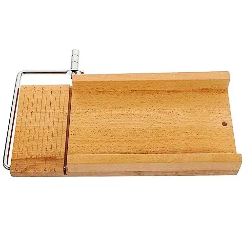 Produktbild: BESTonZON Käseschneidebrett Aus Holz Mit Integriertem Hobel Käseschneider Und Schneidebrett Antihaftbeschichteter Käsehobel Zum Schneiden Von Käse Butter Und Weichen Lebensmitteln