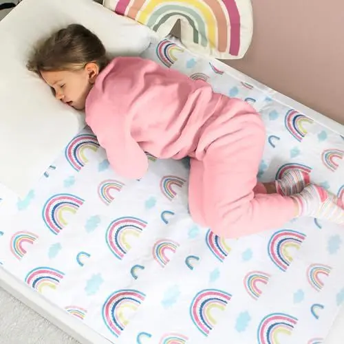 Produktbild: Bettunterlage wasserdicht für Kinder | passend für Einzel-, Kinder- und Babybett I Atmungsaktive, waschbare Matratzenauflage zum seitlichen Einstecken bei Inkontinenz I Matratzenschoner I Regenbogen