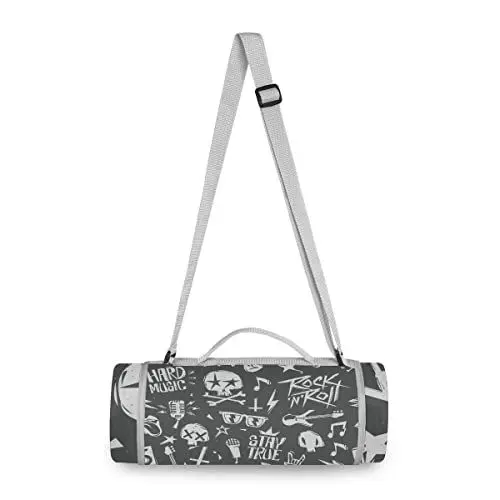 Produktbild: BEUSS Rockmusik Totenkopf Schwarz Picknickdecke wasserdicht Kreative Runde Picknick-Matte Kampierende Strand Yoga Decken Matten im Freien Faltbar Leicht Matte Decke mit Tragegriff(148cm x 148cm)