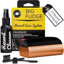 Produktbild: Big Fudge 4-in-1-Reinigungsset für Vinyl Schallplatten – Schallplatten Reinigung inkl. weicher, kratzfester Samtbürste, Stylus-Bürste, XL-Reinigungslösung & Beutel – Professioneller Vinyl Reiniger