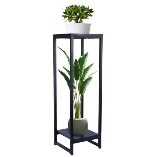 Produktbild: Bison Blumenständer aus Metall – Moderner Pflanzenständer mit 2 Holz-Ablageflächen für den Innenbereich. Stilvoller und robuster Pflanzenhalter für Wohnzimmer, Flur und Schlafzimmer.