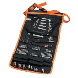 Produktbild: BLACK+DECKER Auto Zubehör-Set 77-teilig mit allen Drehmomentschlüsseln für Auto Schraubendreher Set Bit Set für Auto Kfz Werkzeug-Set in einer Rolltasche mit Autowerkzeug-Zubehör - A7063