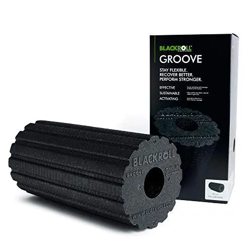 Produktbild: BLACKROLL® GROOVE Faszienrolle (30 cm x 15 cm), Fitness-Rolle mit strukturierter Oberfläche für verstärkten Massageeffekt, Massagerolle für Faszientraining, mittlere Härte, Made in Germany, Schwarz