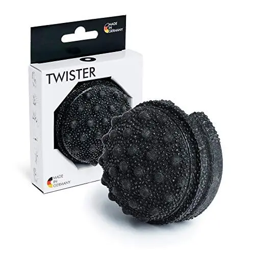 Produktbild: BLACKROLL® TWISTER (7 x 5 cm), Massageball zur Behandlung verklebter Faszien, ergonomisches Faszien-Massagegerät mit Noppen, Faszienball für punktuelle Tiefenstimulation, Made in Germany, Schwarz