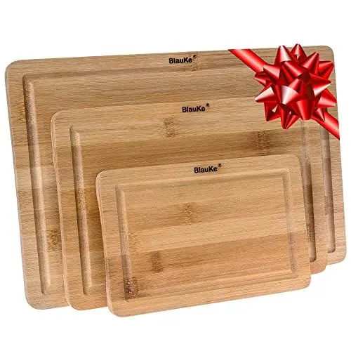 Produktbild: BlauKe® Bambus Schneidebrett Set – Holz Schneidebretter 3er Set – Brotbrett Frühstücksbrettchen und Servierbrett aus Holz – Professionelles Natur Antibakteriell Küchenbretter aus Bambus mit Saftrille