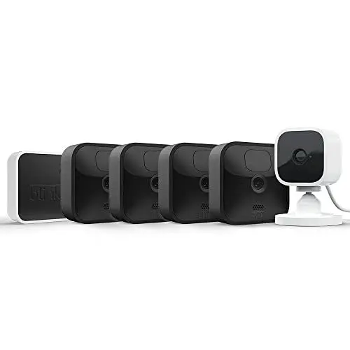 Produktbild: Blink Outdoor, witterungsbeständige HD-Überwachungskamera, 4 Kamera + Blink Mini, smarte Plug-in-Überwachungskamera für innen, 1 Kamera | funktioniert mit Alexa