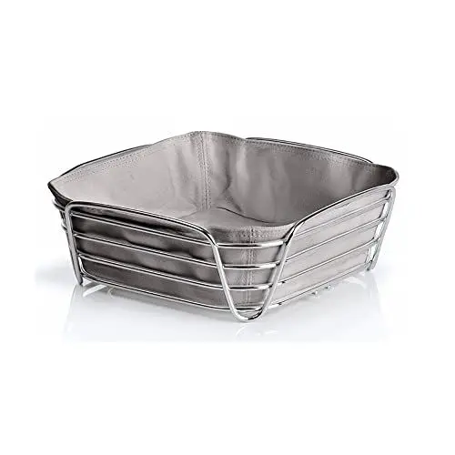 Produktbild: blomus -DELARA- Brotkorb L aus verchromtem Stahl, Moonbeam, Baumwoll-Stofftasche, trendiges & modernes Design, vielseitig nutzbar, exklusive Optik (H / B / T: 9,5 x 25,5 x 25,5 cm, 63758)