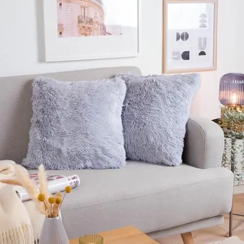 Produktbild: Blumtal 2er Set Kuscheliger Kissenbezug 40x40 cm - Dekokissen aus Kunstfell mit Reißverschluss weiche Kissenhülle - Flauschiger Bezug für Sofakissen Couchkissen, Oeko-Tex Zertifiziert, Hellgrau