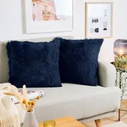 Produktbild: Blumtal 2er Set Kuscheliger Kissenbezug 45x45 cm - Dekokissen aus Kunstfell mit Reißverschluss weiche Kissenhülle - Flauschiger Bezug für Sofakissen Couchkissen, Oeko-Tex Zertifiziert, Dunkelblau