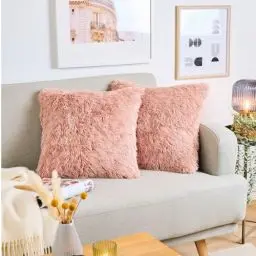 Produktbild: Blumtal 2er Set Kuscheliger Kissenbezug 45x45 cm - Dekokissen aus Kunstfell mit Reißverschluss weiche Kissenhülle - Flauschiger Bezug für Sofakissen Couchkissen, Oeko-Tex Zertifiziert, Rosa