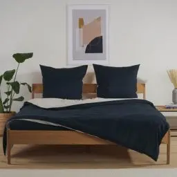 Produktbild: Blumtal Premium Bettwäsche 135x200 Sommer + Kissenbezug 40x80 cm - Oeko-TEX zertifizierte Sommer Bettwäsche 135x200 wendbar - zweifarbige Mikrofaser Bettwäsche 135x200 Hellgrau/Blau