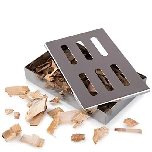 Produktbild: Blumtal Räucherbox - Edelstahl Smokerbox rostfrei - Räucherzubehör für Fleisch, Fisch & Gemüse - Smoker Zubehör zum Räuchern inkl. passender Räucherchips
